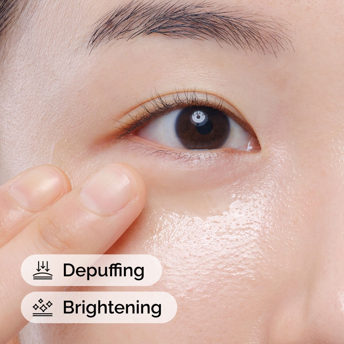 caffeine-solution-5-egcg-eye-serum-e7 ord-caffeine-solution-egcg-model-application-with-benefits.jpg